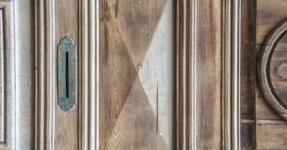 front door lock key — Trust Bolt Locksmith